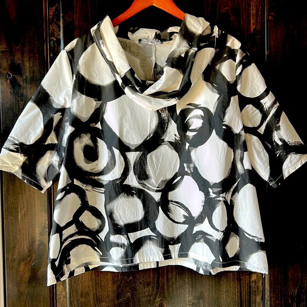 Bryn walker cowl neck 100% cotton short sleeve top, size Small